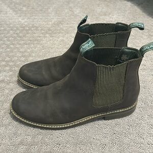 Great Condition! Barbour Chelsea Boot